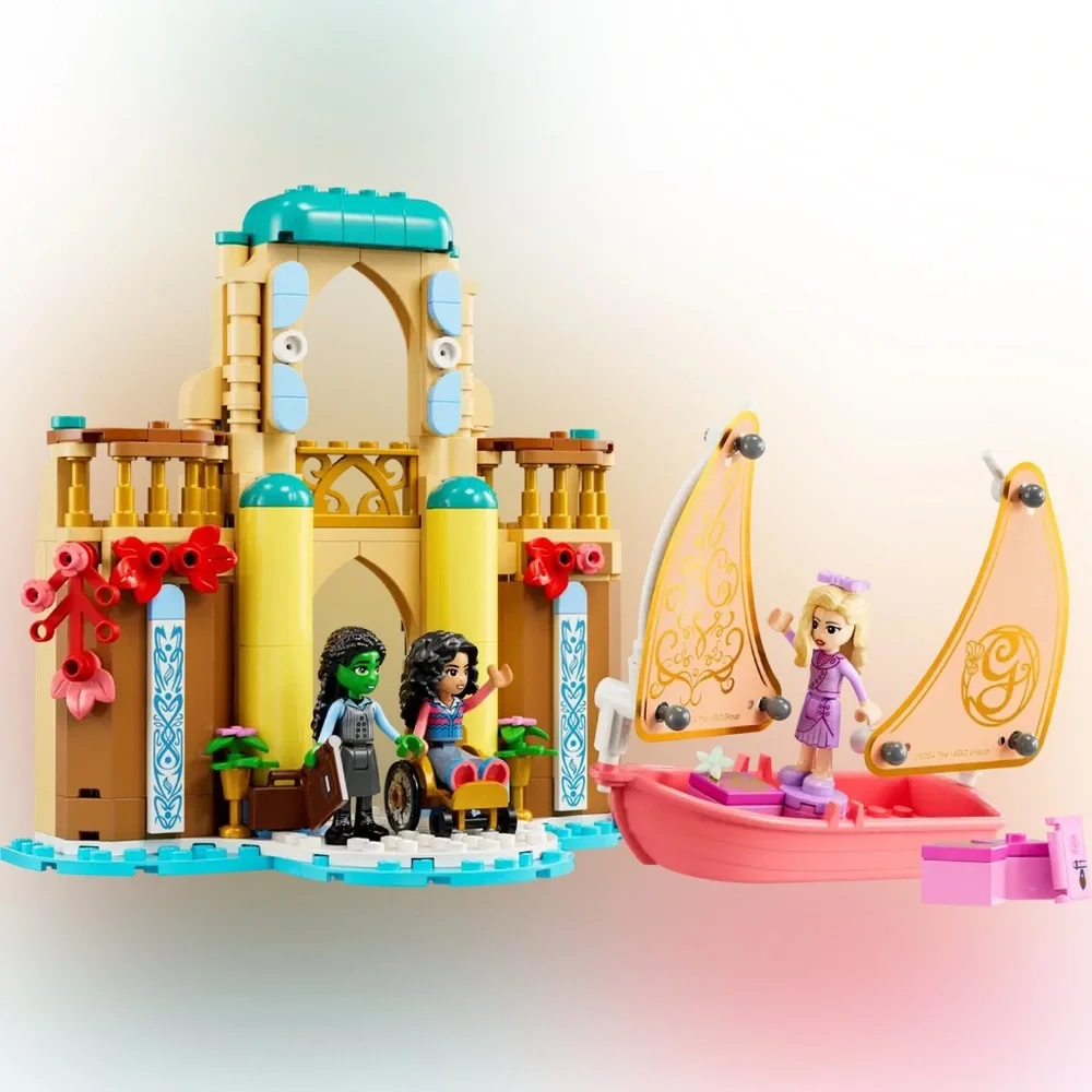 Retired LEGO Wicked set: Glinda, Elphaba & Nessarose at Shiz Uni (75681).